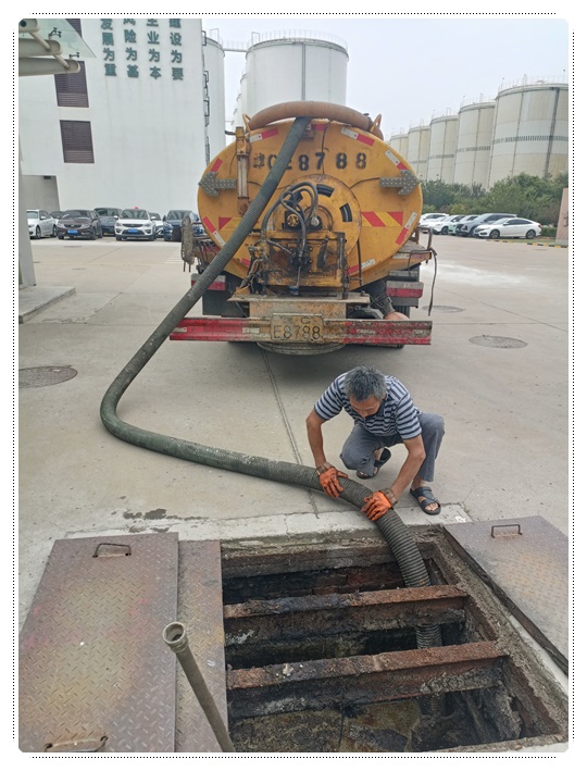 康巴什隔油池清掏